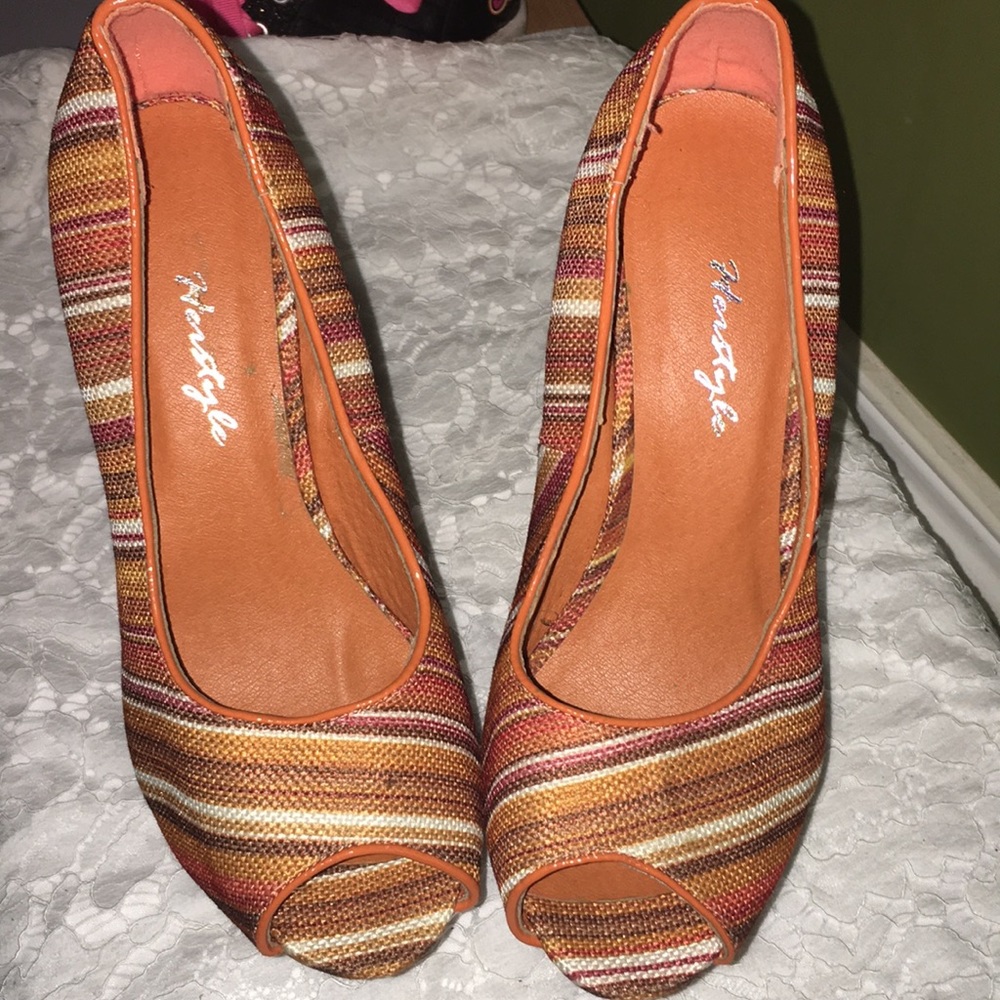 Herstyle Wedges Size 7